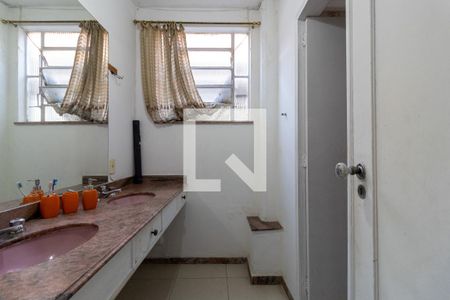 Casa à venda com 200m², 4 quartos e 2 vagasBanheiro Social