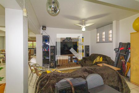 Casa à venda com 476m², 4 quartos e 6 vagasGaragem