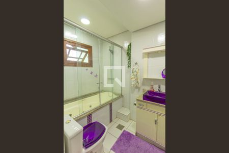 Casa à venda com 476m², 4 quartos e 6 vagasBanheiro da Suíte 1