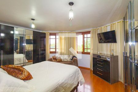 Casa à venda com 476m², 4 quartos e 6 vagasQuarto 4 - Suíte