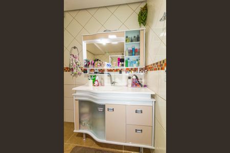 Casa à venda com 476m², 4 quartos e 6 vagasBanheiro da Suíte 2