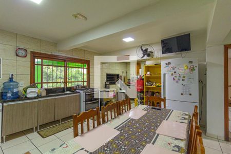 Casa à venda com 476m², 4 quartos e 6 vagasCozinha 2