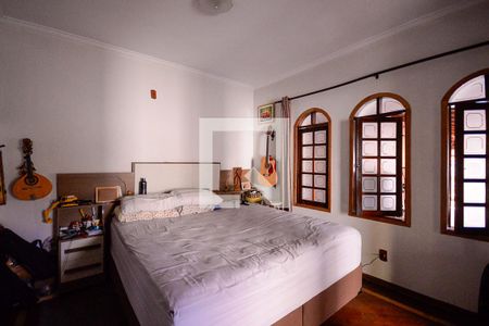 Casa à venda com 320m², 5 quartos e 2 vagas Casa à venda com 320m², 5 quartos e 2 vagasQuarto 4 - Suite