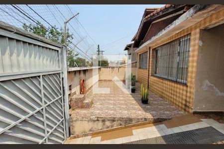 Casa à venda com 338m², 2 quartos e 5 vagasQuintal