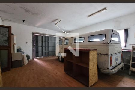 Casa à venda com 338m², 2 quartos e 5 vagasGaragem