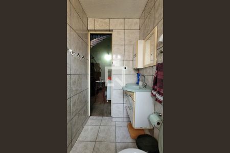 Casa à venda com 338m², 2 quartos e 5 vagasBanheiro 2