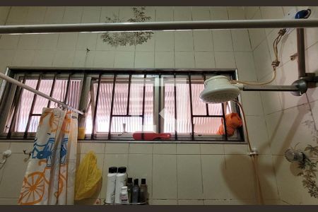 Casa à venda com 338m², 2 quartos e 5 vagasBanheiro