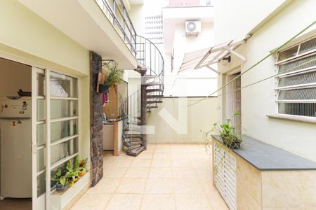 Casa à venda com 189m², 3 quartos e 2 vagasQuintal