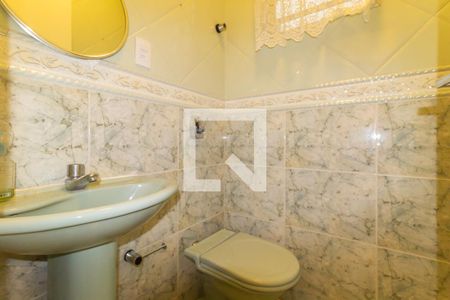 Casa à venda com 250m², 4 quartos e 2 vagas Casa à venda com 250m², 4 quartos e 2 vagasLavabo