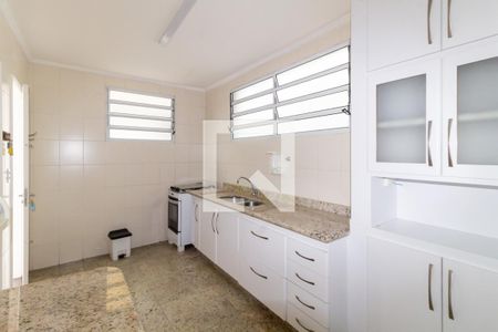 Casa à venda com 250m², 4 quartos e 2 vagas Casa à venda com 250m², 4 quartos e 2 vagasCozinha