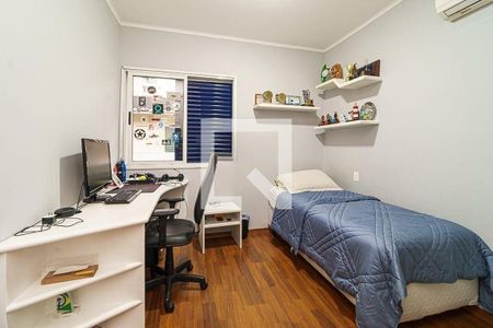 Casa de condomínio à venda com 305m², 4 quartos e 3 vagas