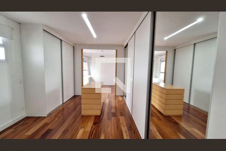 Apartamento à venda com 281m², 3 quartos e 4 vagas