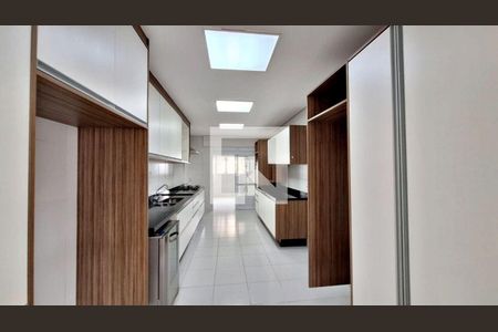 Apartamento à venda com 281m², 3 quartos e 4 vagas