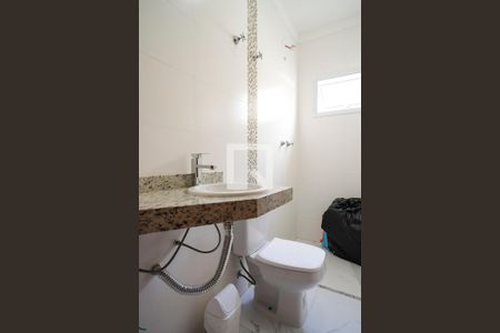 Casa à venda com 164m², 3 quartos e 4 vagasBanheiro da suíte 2