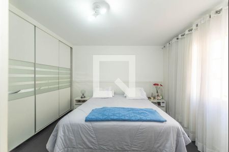 Casa à venda com 190m², 4 quartos e 6 vagas Casa à venda com 190m², 4 quartos e 6 vagasSuíte