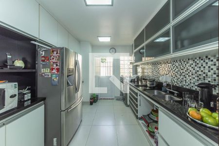 Casa à venda com 190m², 4 quartos e 6 vagas Casa à venda com 190m², 4 quartos e 6 vagasCozinha