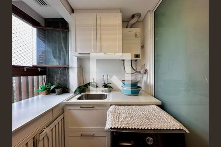 Apartamento à venda com 145m², 3 quartos e 2 vagas Apartamento à venda com 145m², 3 quartos e 2 vagasÁrea de Serviço