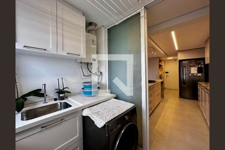 Apartamento à venda com 145m², 3 quartos e 2 vagas Apartamento à venda com 145m², 3 quartos e 2 vagasÁrea de Serviço