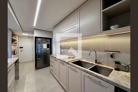 Apartamento à venda com 145m², 3 quartos e 2 vagas Apartamento à venda com 145m², 3 quartos e 2 vagasCozinha