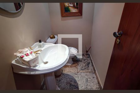 Apartamento à venda com 225m², 4 quartos e 3 vagaslavabo