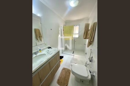 Apartamento à venda com 205m², 4 quartos e 2 vagas Apartamento à venda com 205m², 4 quartos e 2 vagasBanheiro Social