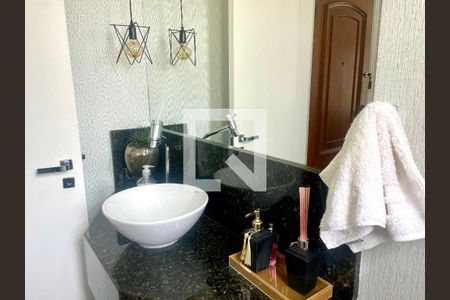 Apartamento à venda com 205m², 4 quartos e 2 vagas Apartamento à venda com 205m², 4 quartos e 2 vagasLavabo