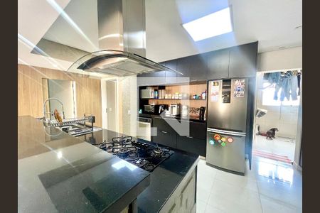 Apartamento à venda com 205m², 4 quartos e 2 vagas Apartamento à venda com 205m², 4 quartos e 2 vagasCozinha