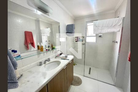 Apartamento à venda com 205m², 4 quartos e 2 vagas Apartamento à venda com 205m², 4 quartos e 2 vagasBanheiro da Suíte