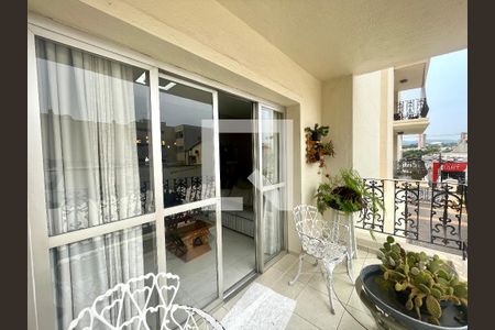 Apartamento à venda com 205m², 4 quartos e 2 vagas Apartamento à venda com 205m², 4 quartos e 2 vagasSacada