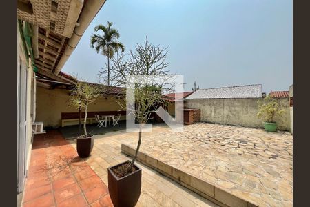 Casa de condomínio à venda com 250m², 3 quartos e 1 vaga Casa de condomínio à venda com 250m², 3 quartos e 1 vagaQuintal