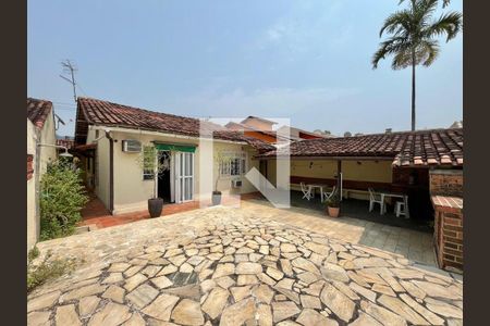 Casa de condomínio à venda com 250m², 3 quartos e 1 vaga Casa de condomínio à venda com 250m², 3 quartos e 1 vagaQuintal