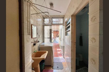 Casa de condomínio à venda com 250m², 3 quartos e 1 vaga Casa de condomínio à venda com 250m², 3 quartos e 1 vagaÁrea de serviço