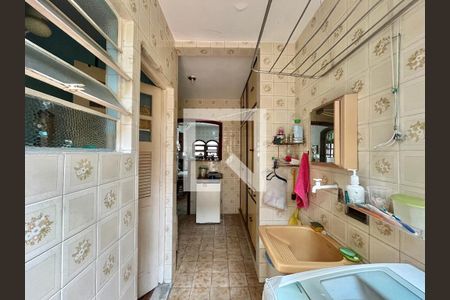 Casa de condomínio à venda com 250m², 3 quartos e 1 vaga Casa de condomínio à venda com 250m², 3 quartos e 1 vagaÁrea de serviço
