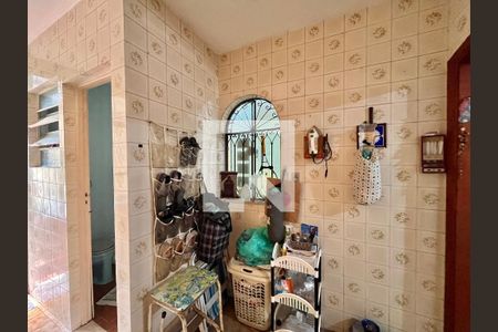 Casa de condomínio à venda com 250m², 3 quartos e 1 vaga Casa de condomínio à venda com 250m², 3 quartos e 1 vagaÁrea de serviço