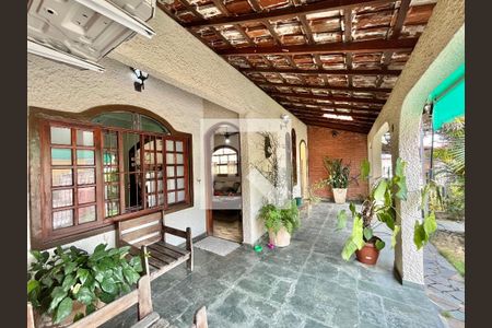 Casa de condomínio à venda com 250m², 3 quartos e 1 vaga Casa de condomínio à venda com 250m², 3 quartos e 1 vagaVaranda da frente