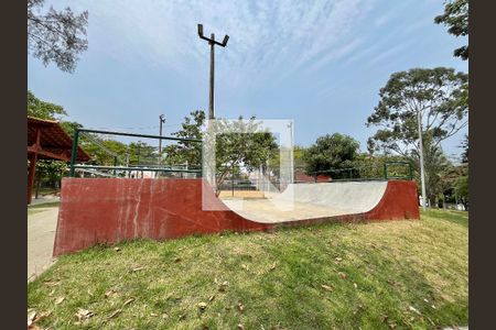 Casa de condomínio à venda com 250m², 3 quartos e 1 vaga Casa de condomínio à venda com 250m², 3 quartos e 1 vagaÁrea comum - Pista de skate