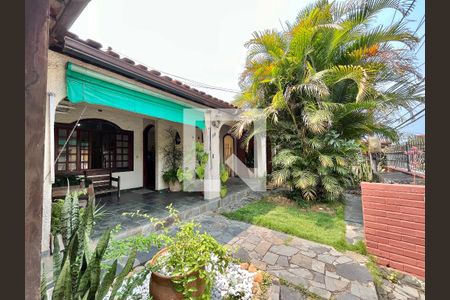 Casa de condomínio à venda com 250m², 3 quartos e 1 vaga Casa de condomínio à venda com 250m², 3 quartos e 1 vagaVaranda da frente
