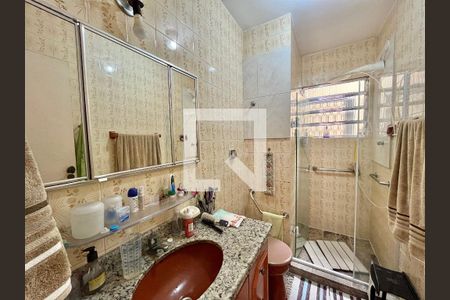 Casa de condomínio à venda com 250m², 3 quartos e 1 vaga Casa de condomínio à venda com 250m², 3 quartos e 1 vagaBanheiro