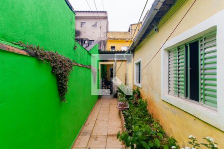 Casa à venda com 220m², 5 quartos e 2 vagas Casa à venda com 220m², 5 quartos e 2 vagasCorredor Lateral
