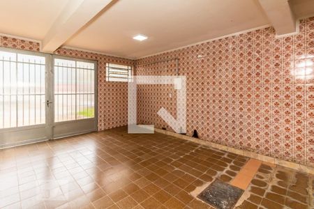 Casa à venda com 258m², 3 quartos e 4 vagas Casa à venda com 258m², 3 quartos e 4 vagasGaragem