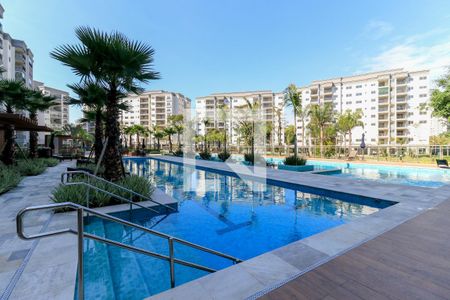 Apartamento à venda com 83m², 3 quartos e 2 vagas Apartamento à venda com 83m², 3 quartos e 2 vagasÁrea comum - Piscina