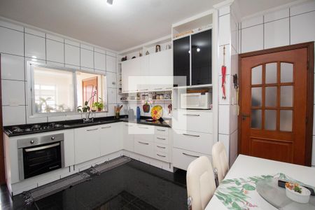 Casa à venda com 385m², 3 quartos e 8 vagas Casa à venda com 385m², 3 quartos e 8 vagasCozinha