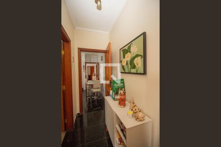 Casa à venda com 385m², 3 quartos e 8 vagas Casa à venda com 385m², 3 quartos e 8 vagasCorredor