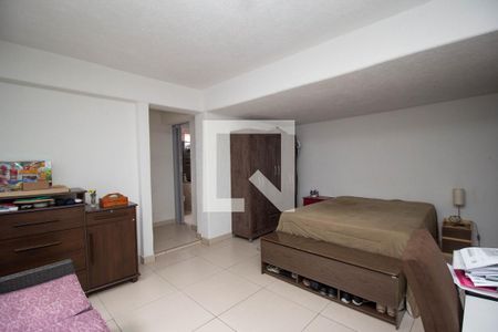 Casa à venda com 385m², 3 quartos e 8 vagas Casa à venda com 385m², 3 quartos e 8 vagasEdícula - Quarto