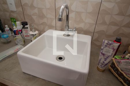 Casa à venda com 385m², 3 quartos e 8 vagas Casa à venda com 385m², 3 quartos e 8 vagasEdícula - Banheiro