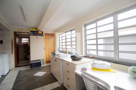 Casa à venda com 385m², 3 quartos e 8 vagas Casa à venda com 385m², 3 quartos e 8 vagasÁrea de Serviço