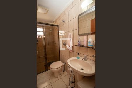 Casa à venda com 385m², 3 quartos e 8 vagas Casa à venda com 385m², 3 quartos e 8 vagasBanheiro de Serviço