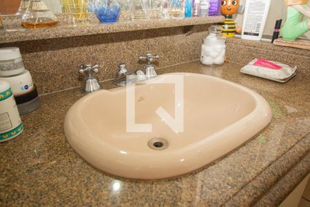 Casa à venda com 385m², 3 quartos e 8 vagas Casa à venda com 385m², 3 quartos e 8 vagasBanheiro