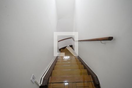 Casa à venda com 120m², 2 quartos e sem vagaEscada