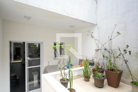 Casa à venda com 136m², 3 quartos e 2 vagas Casa à venda com 136m², 3 quartos e 2 vagasÁrea comum